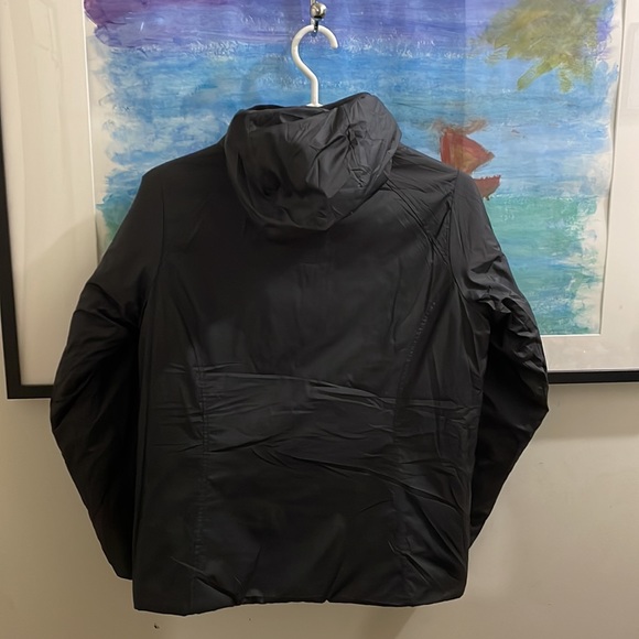 SOLD Reversible jacket north face jacket. - Picture 9 of 12